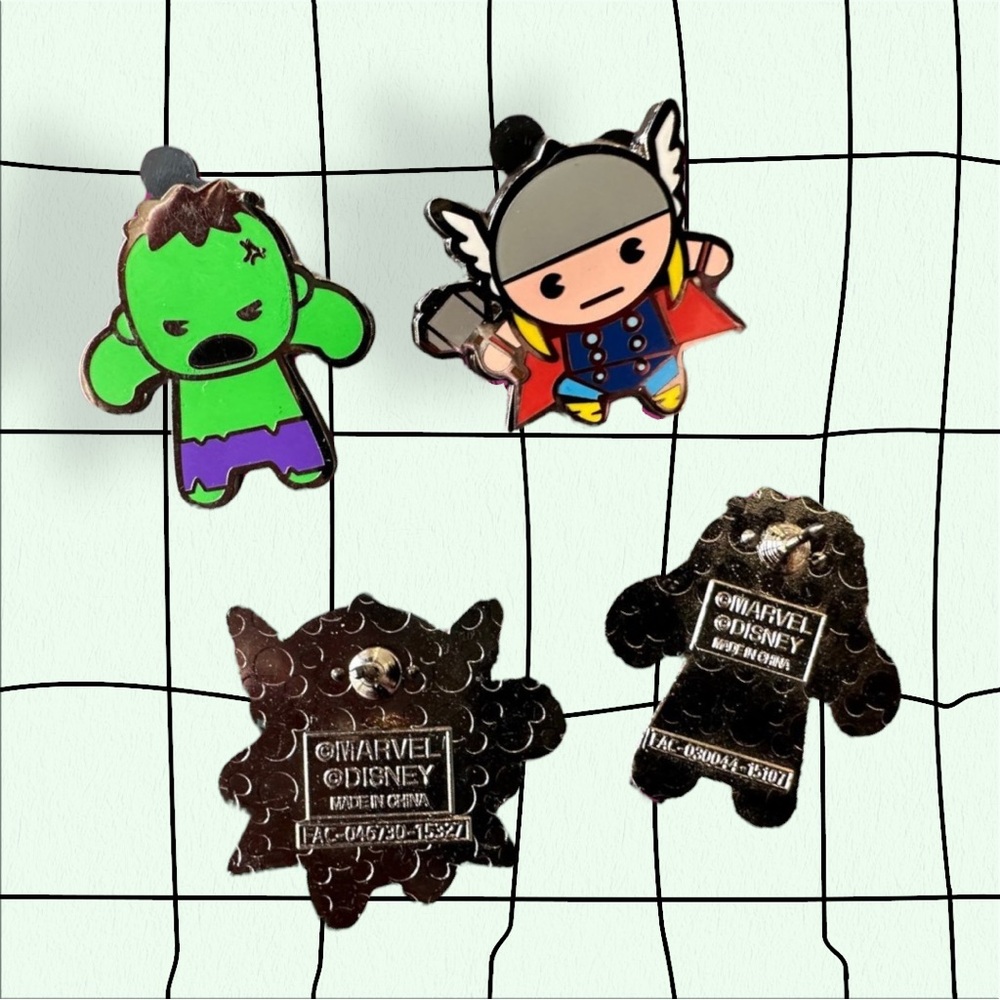 Marvel Avengers Pin Bundle - Picture 4 of 4